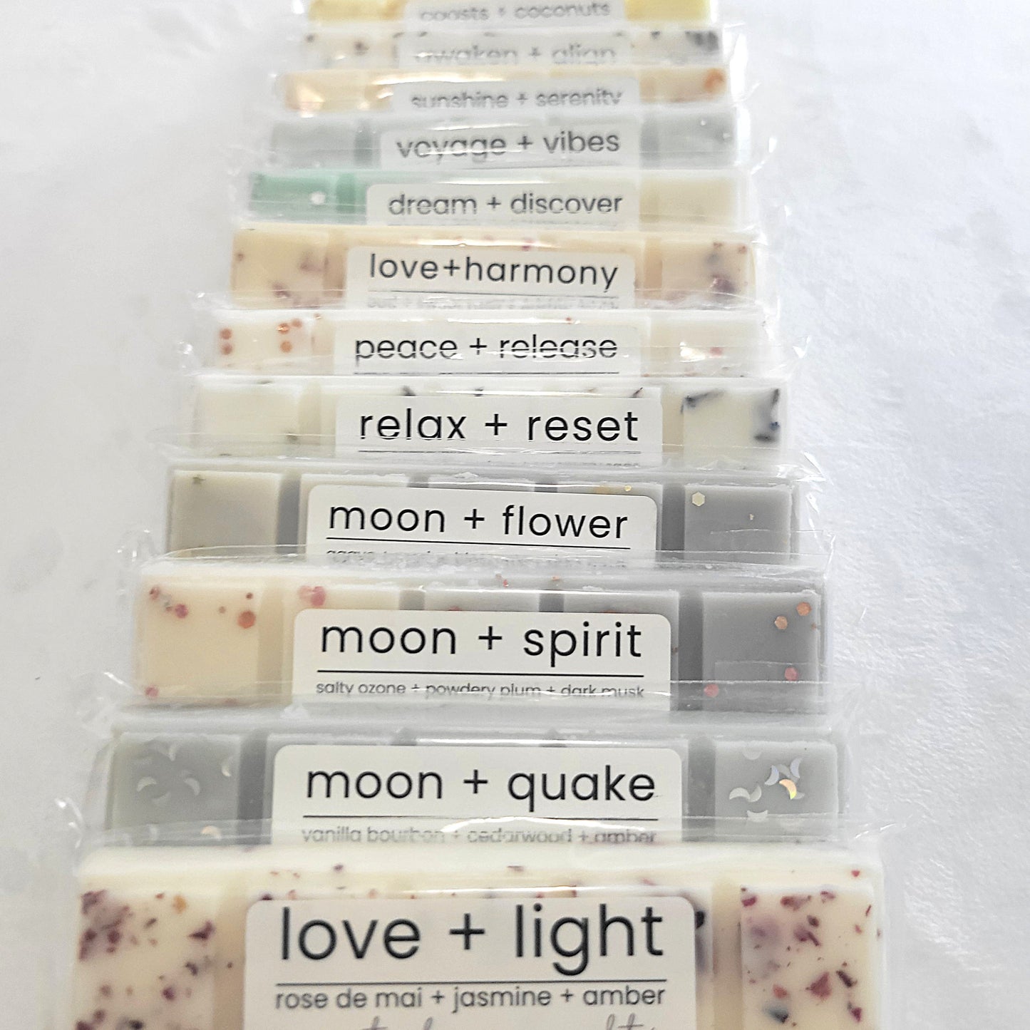 wax melt displayed with natural packaging at market scententions